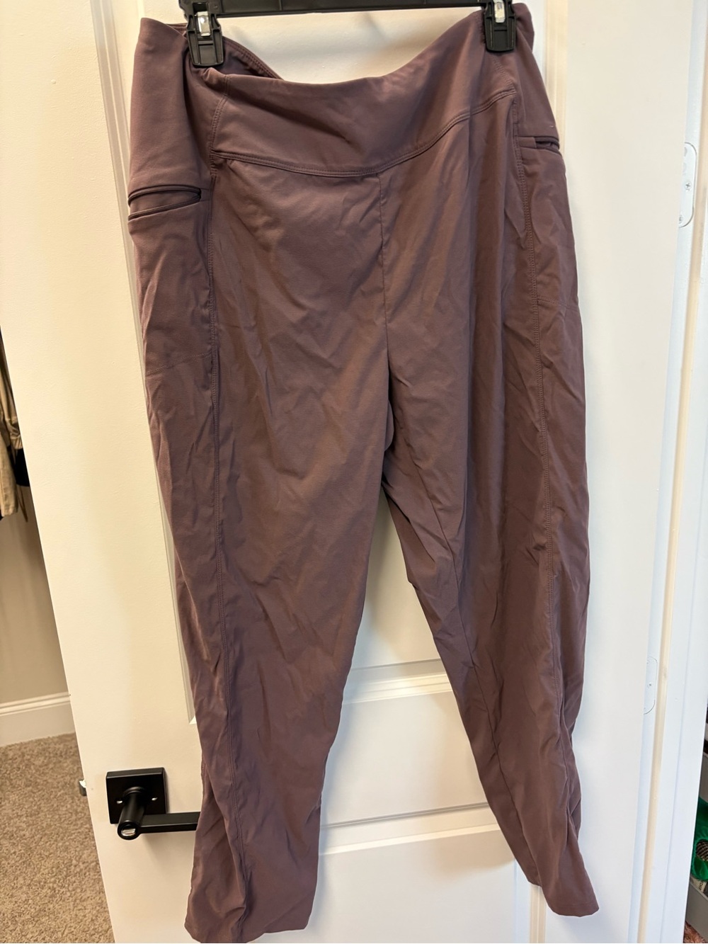 Mountain hardwear Women's High-Rise Performance Pants in Mauve